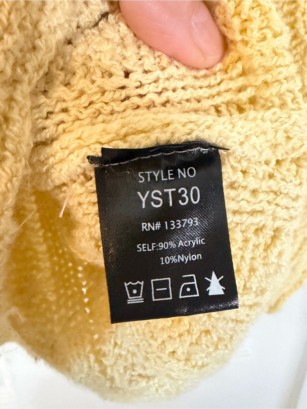 POL Soft Cable V-Neck Knit Sweater - Yellow oversized sz Small - Picture 6 of 9